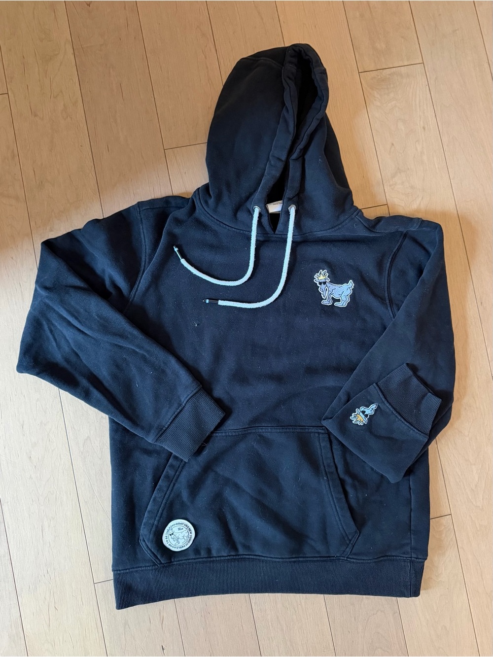 GOAT black men’s hoodie size small